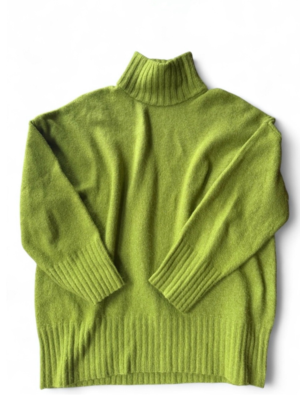 Vintage Scoop green turtleneck sweater Size M in color Avacado